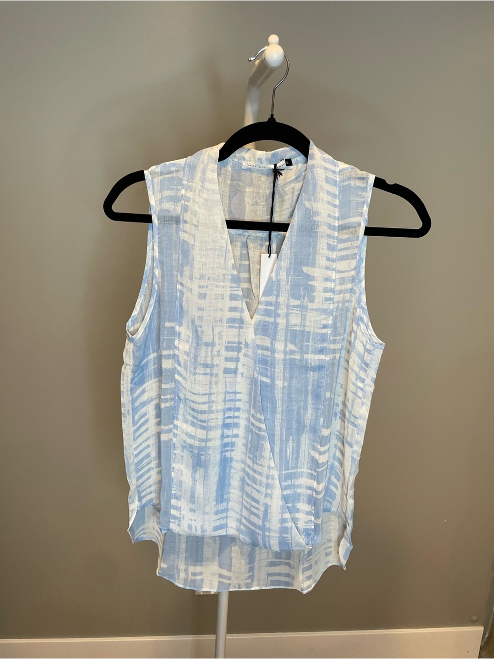 Three Eighty Two Sleeveless Light Blue & White V-Neck Blouse - Small